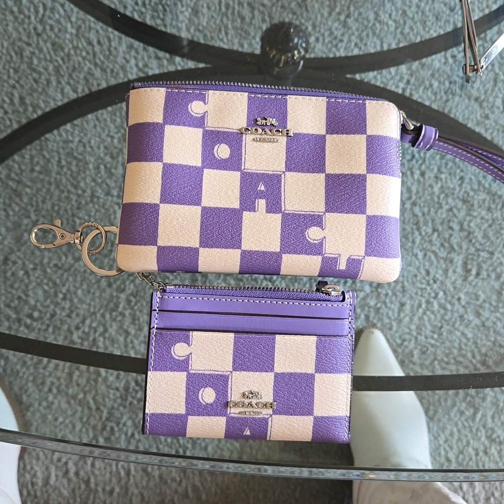 Small wristlet and ID and small coin/card holder